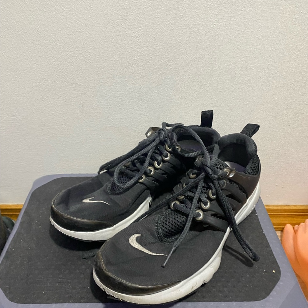 Nike Boys Air Presto 833875-015 Black Running Shoes Sneakers Size 5Y - Picture 3 of 14